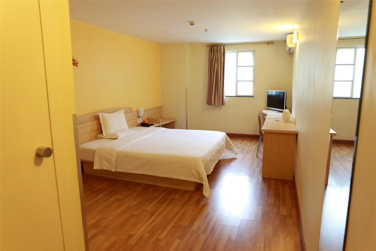 7Days Premium Guangzhou Tianhe Gangding Room photo