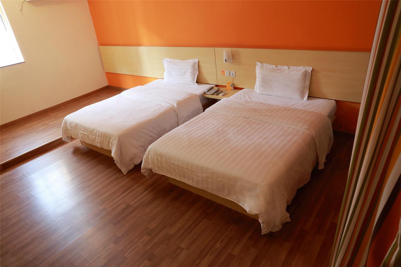 7Days Premium Guangzhou Tianhe Gangding Room photo