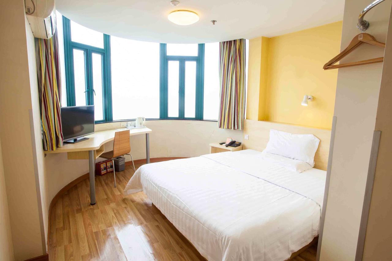 7Days Premium Guangzhou Tianhe Gangding Room photo