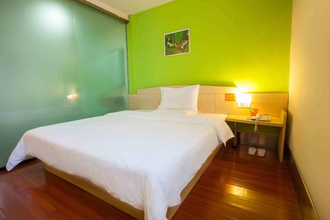 7Days Premium Guangzhou Tianhe Gangding Room photo
